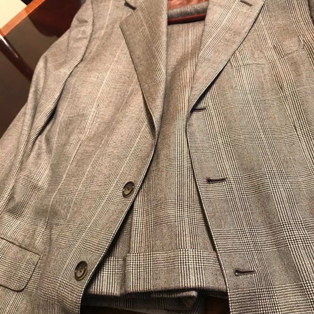 Brioni Cashmere 2 Piece Suit